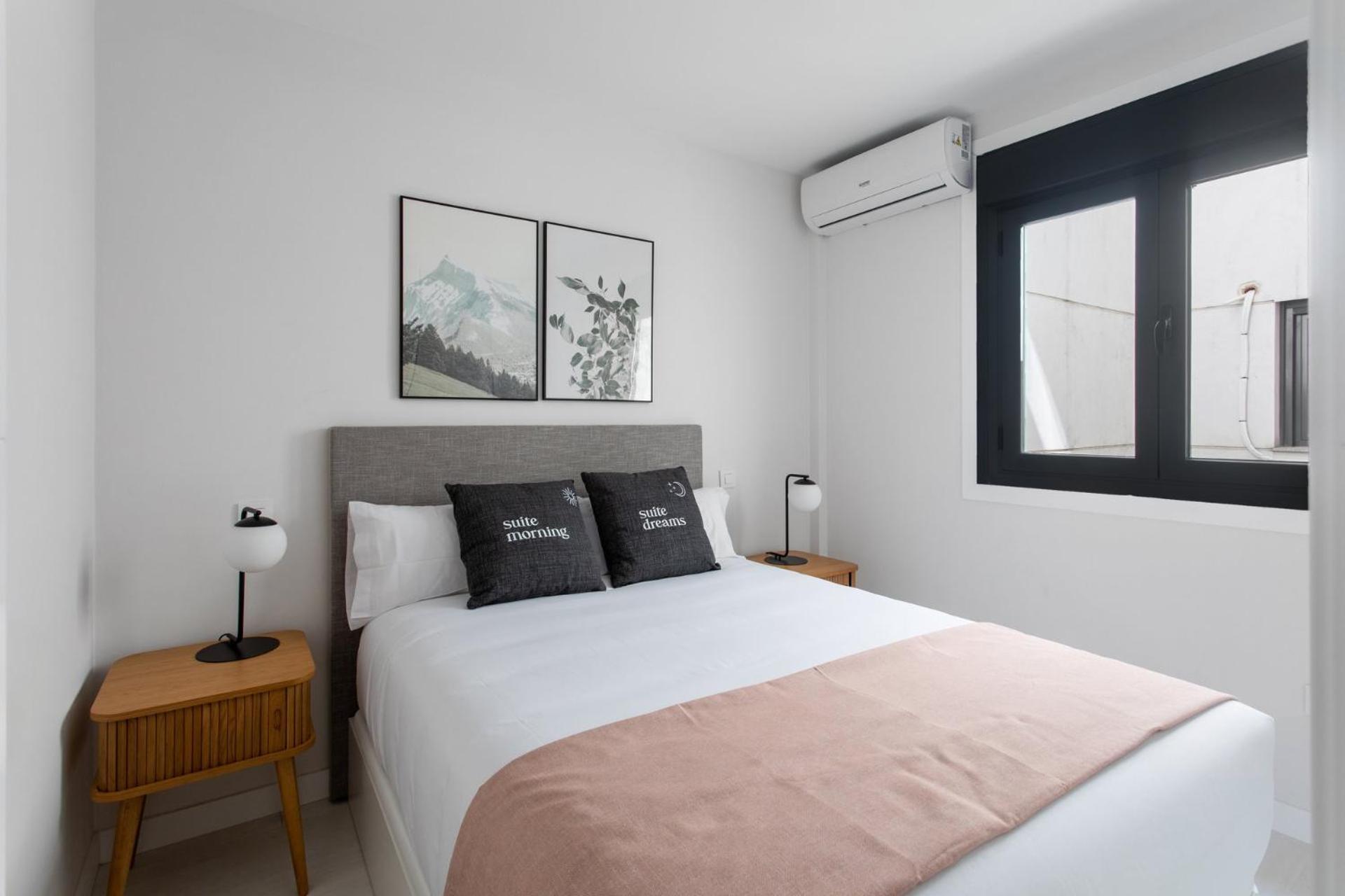 Limehome Madrid Calle De La Paloma Exterior photo