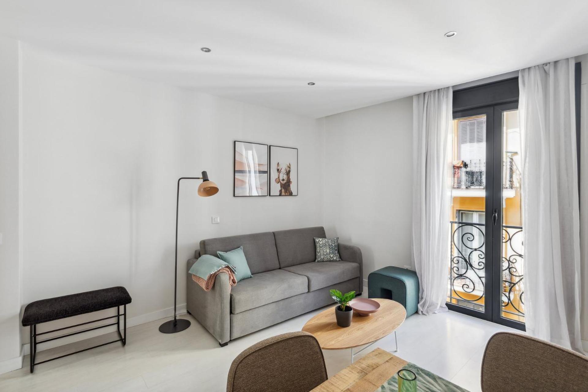 Limehome Madrid Calle De La Paloma Exterior photo