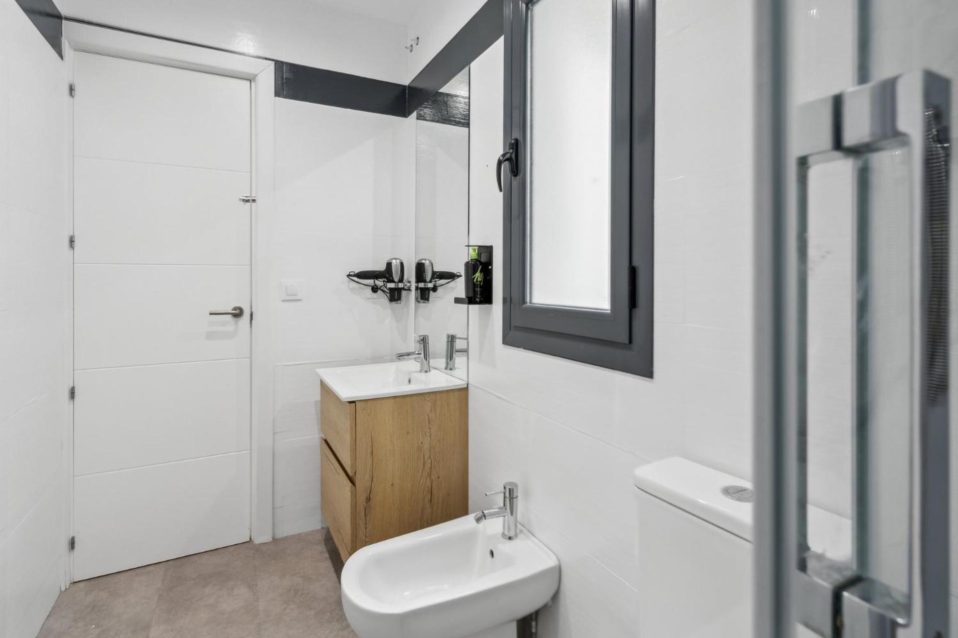 Limehome Madrid Calle De La Paloma Room photo